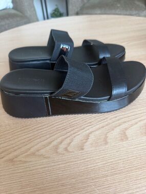 Kenneth Cole Reaction Black Platform Slide Sandals Size 11